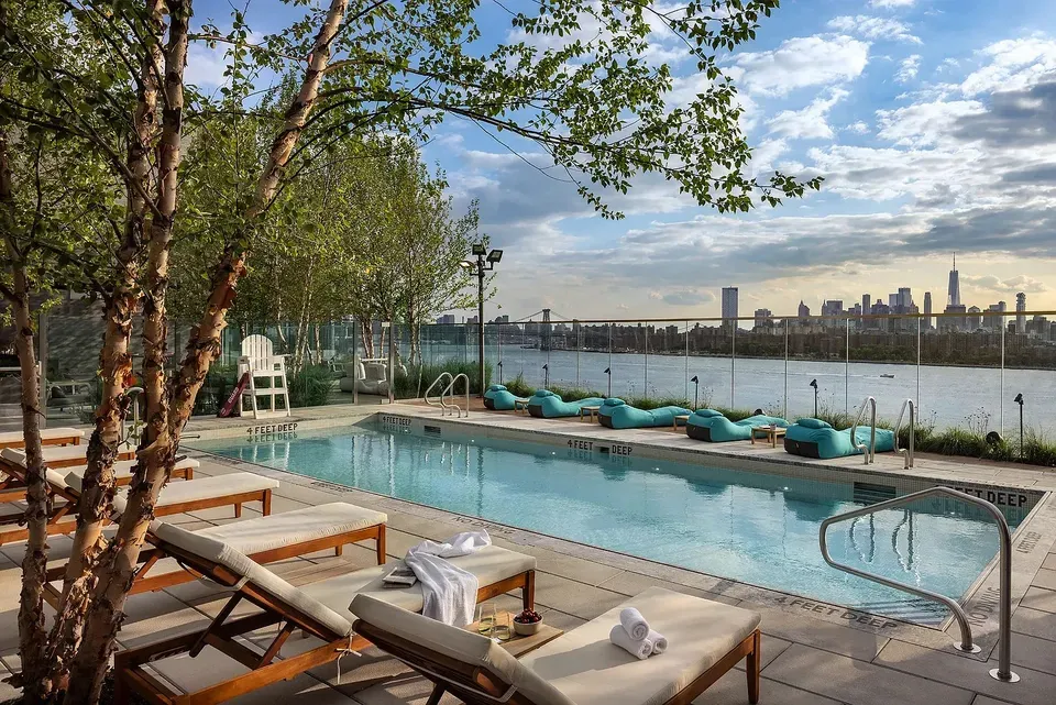 3 Bed 2 Bath Contemporary High-Rise Condo in New York, NY - 5
