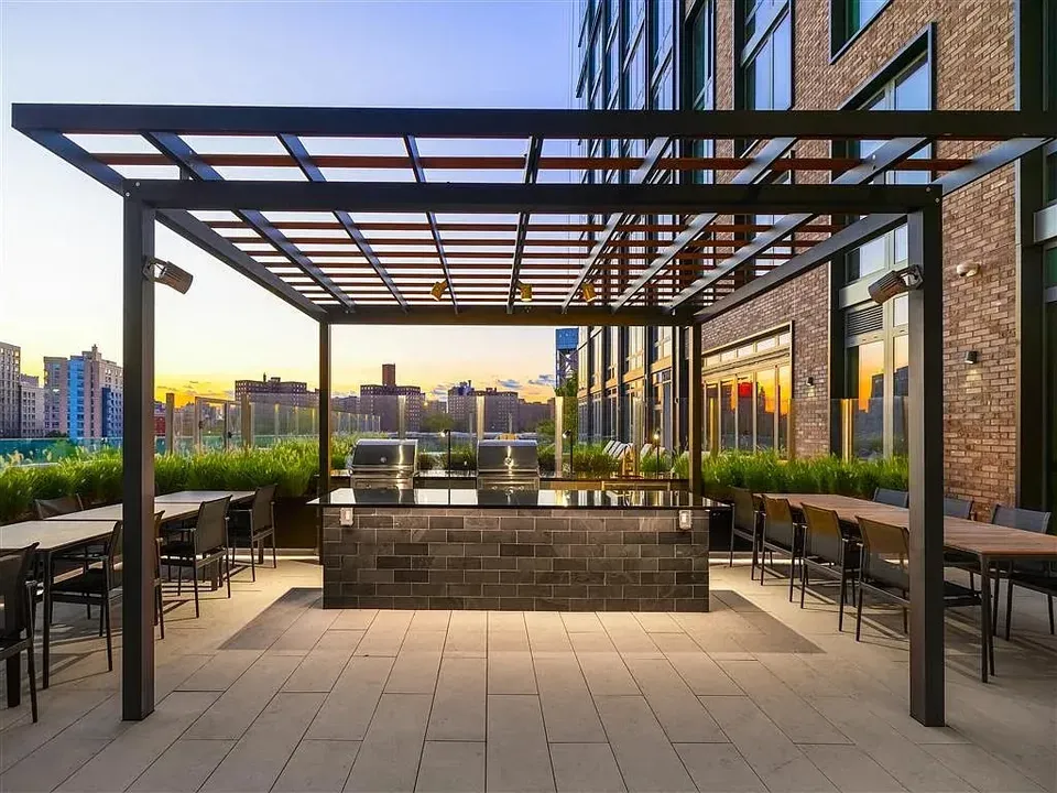 3 Bed 2 Bath Contemporary High-Rise Condo in New York, NY - 3