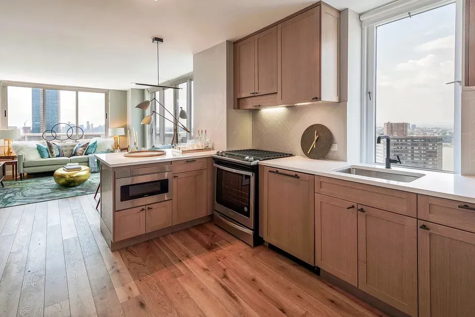3 Bed 2 Bath Contemporary High-Rise Condo in New York, NY - 3