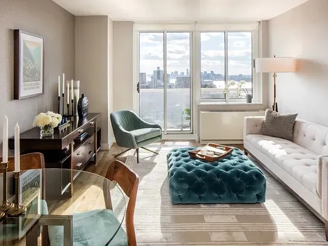 3 Bed 2 Bath Contemporary High-Rise Condo in New York, NY - 4