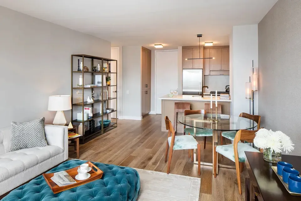 3 Bed 2 Bath Contemporary High-Rise Condo in New York, NY - 5