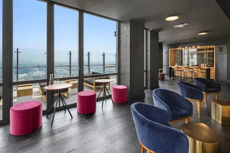 3 Bed 2 Bath Contemporary High-Rise Condo in New York, NY - 4