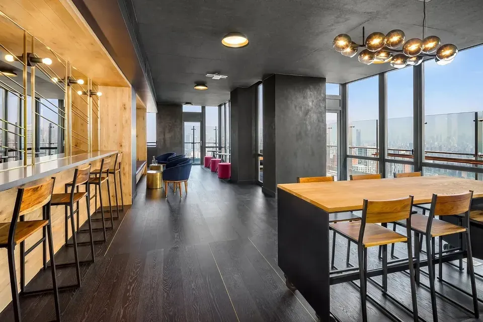 3 Bed 2 Bath Contemporary High-Rise Condo in New York, NY - 5