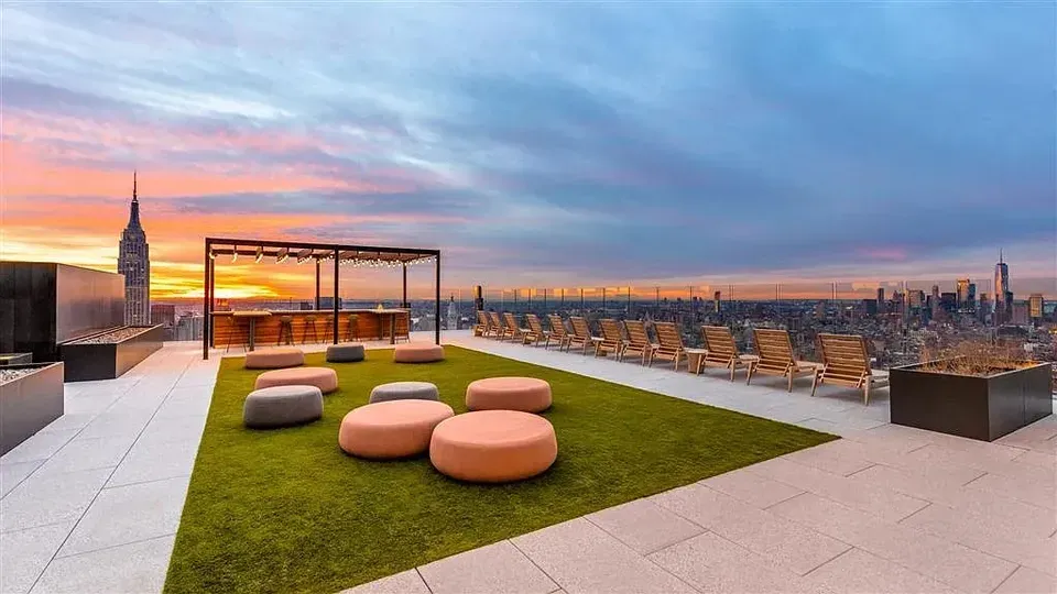 3 Bed 2 Bath Contemporary High-Rise Condo in New York, NY - 3