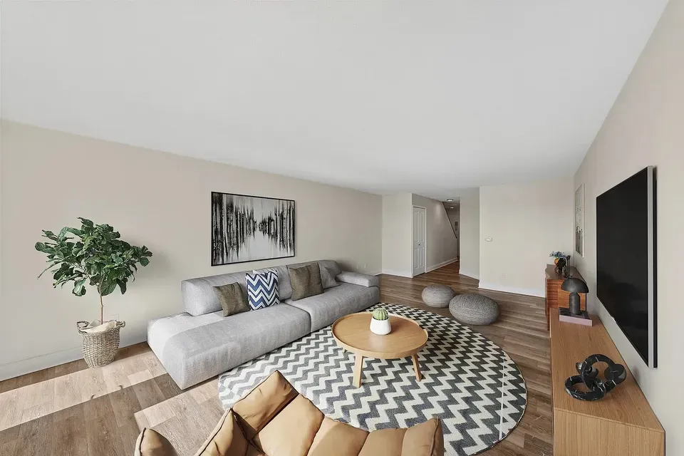 3 Bed 2 Bath Contemporary High-Rise Condo in New York, NY - 2