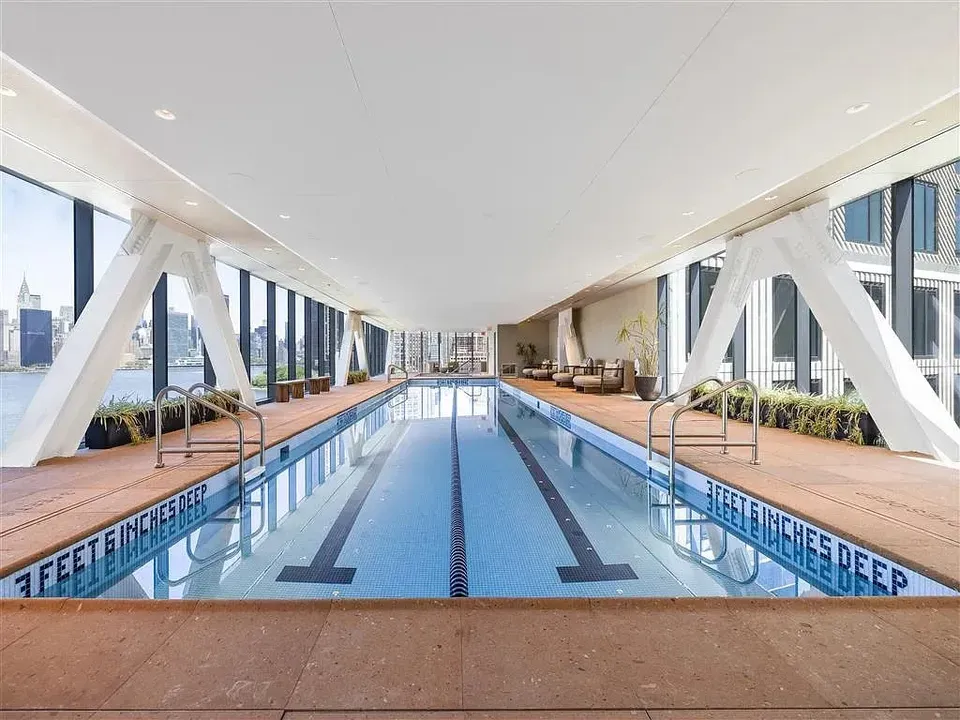 3 Bed 2 Bath Contemporary High-Rise Condo in New York, NY - 5