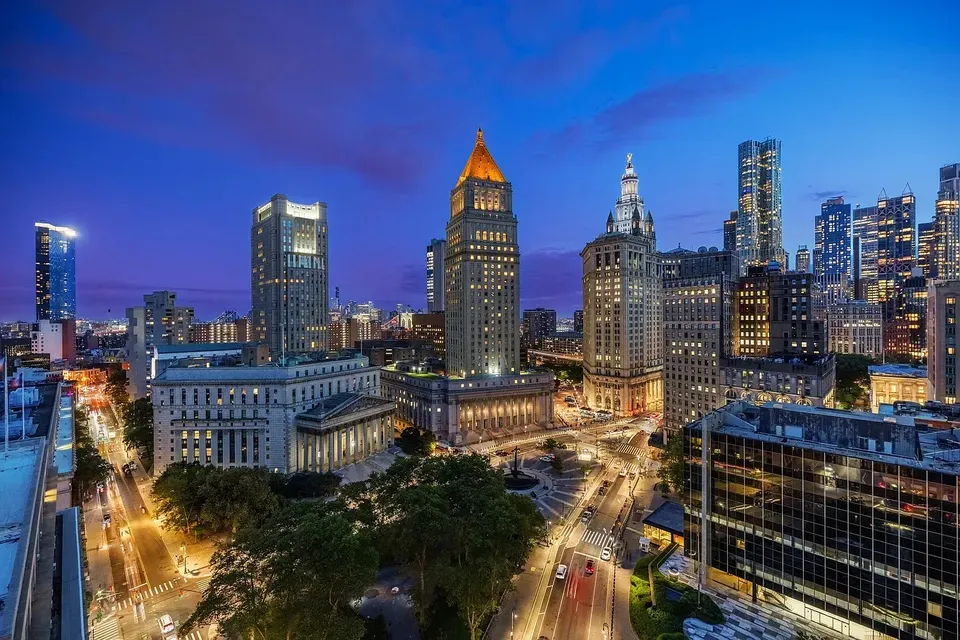 3 Bed 2 Bath Contemporary High-Rise Condo in New York, NY - 1