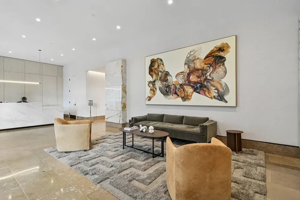 3 Bed 2 Bath Contemporary High-Rise Condo in New York, NY - 3