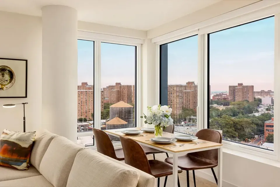 3 Bed 2 Bath Contemporary High-Rise Condo in New York, NY - 3