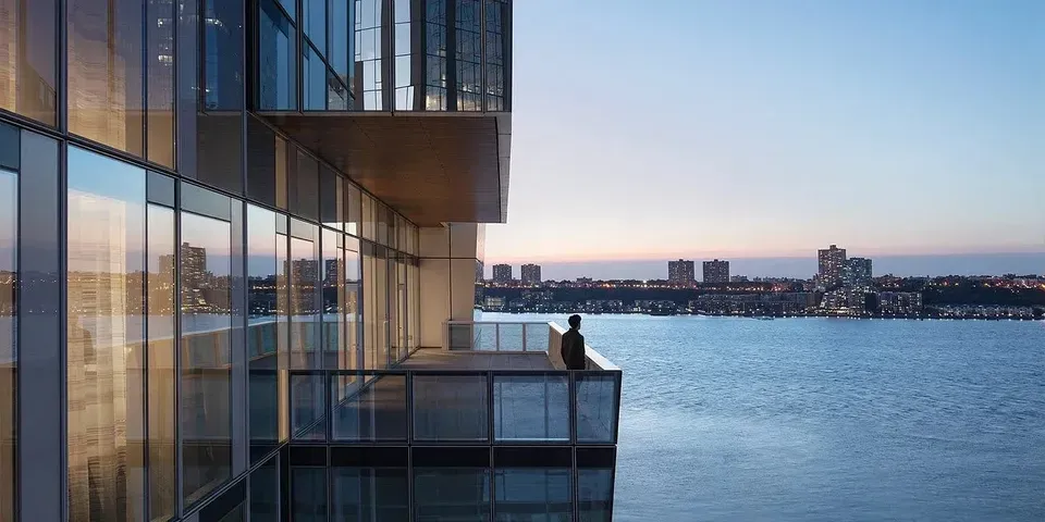 3 Bed 2 Bath Contemporary High-Rise Condo in New York, NY - 1