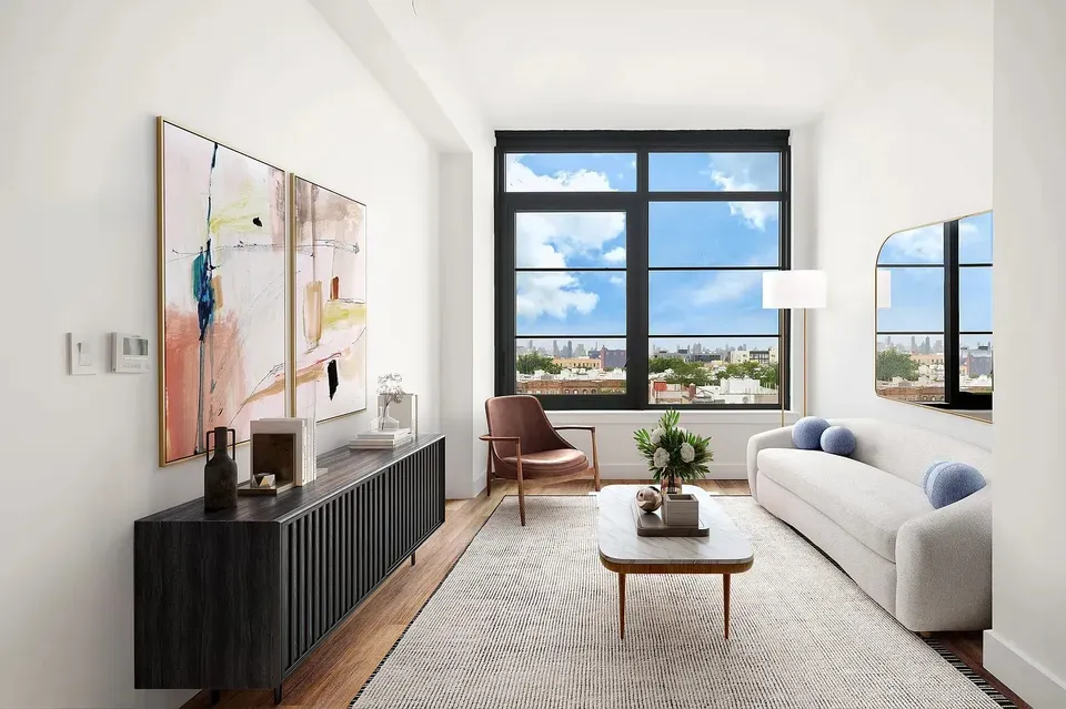 3 Bed 2 Bath Contemporary High-Rise Condo in New York, NY - 1