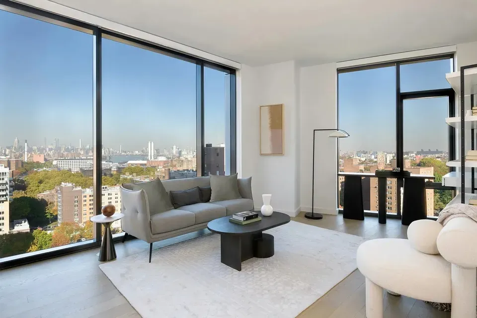 3 Bed 2 Bath Contemporary High-Rise Condo in New York, NY - 3