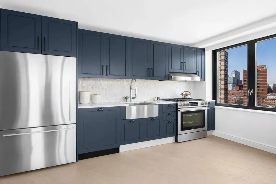 3 Bed 2 Bath Contemporary High-Rise Condo in New York, NY - 1
