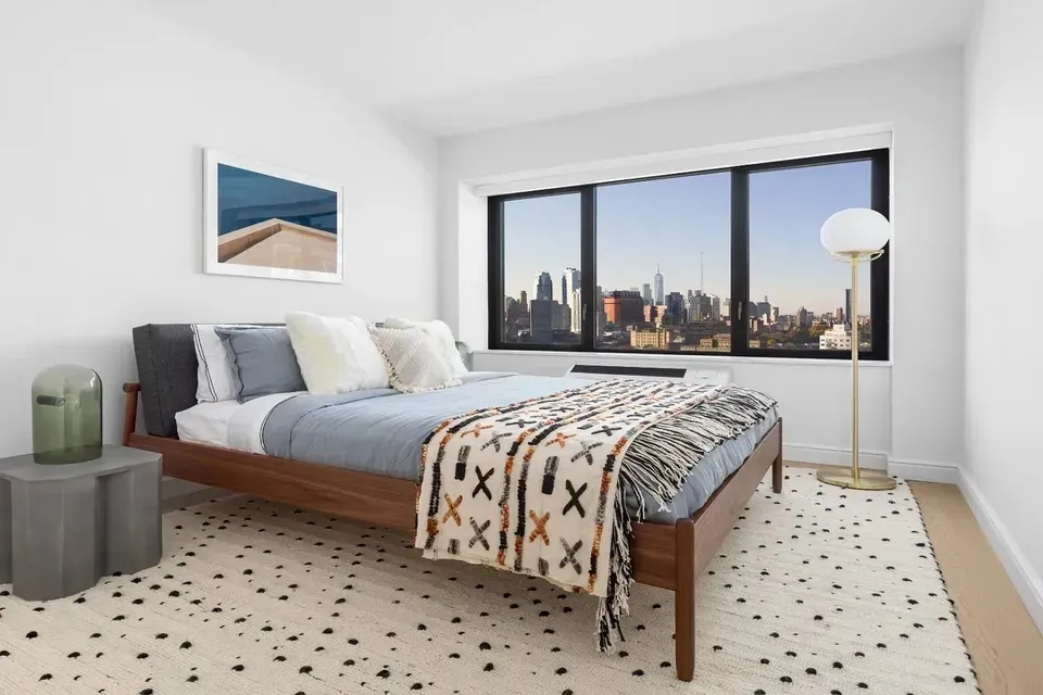 3 Bed 2 Bath Contemporary High-Rise Condo in New York, NY - 3