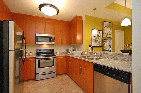 3 Bed 2 Bath Contemporary High-Rise Condo in Norfolk, VA - 3