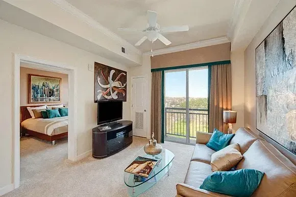 3 Bed 2 Bath Contemporary High-Rise Condo in Norfolk, VA - 5