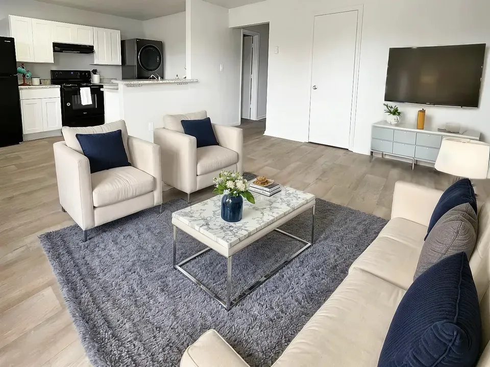 3 Bed 2 Bath Contemporary High-Rise Condo in Norfolk, VA - 1