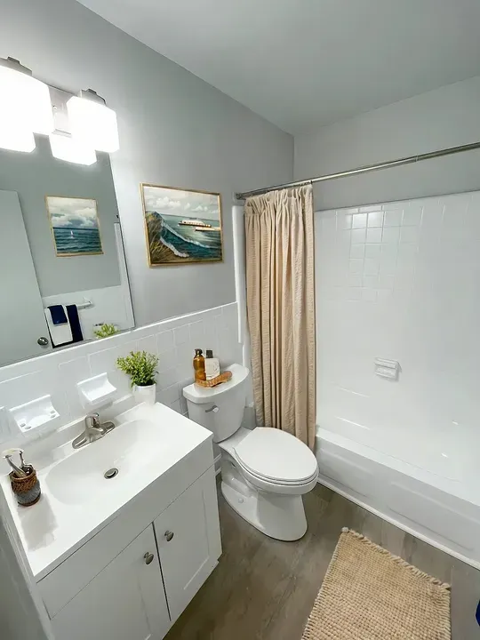 3 Bed 2 Bath Contemporary High-Rise Condo in Norfolk, VA - 3