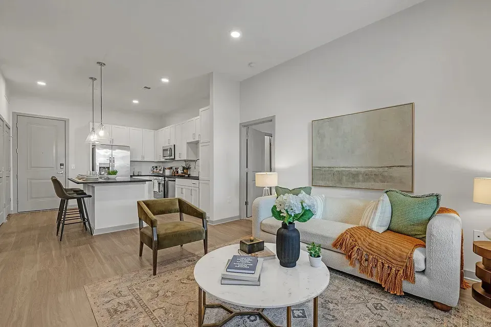 3 Bed 2 Bath Contemporary High-Rise Condo in Norfolk, VA - 3