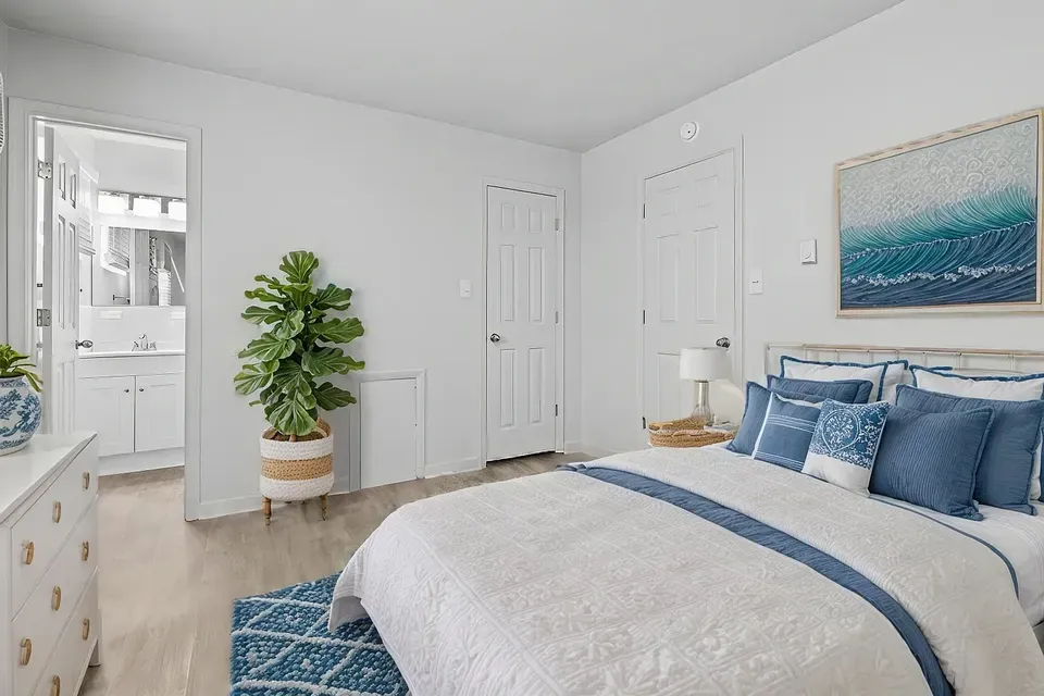 3 Bed 2 Bath Contemporary High-Rise Condo in Norfolk, VA - 2