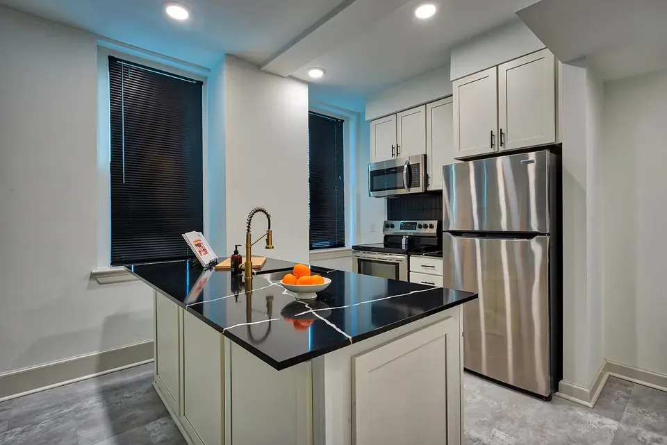 3 Bed 2 Bath Contemporary High-Rise Condo in Norfolk, VA - 2