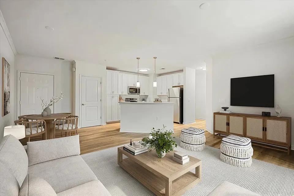 3 Bed 2 Bath Contemporary High-Rise Condo in Norfolk, VA - 2
