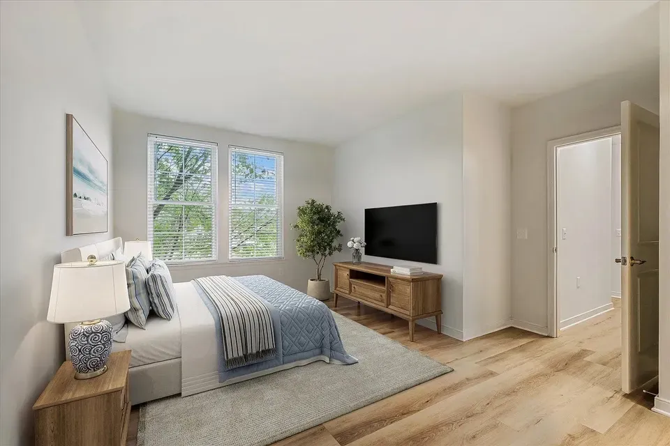 3 Bed 2 Bath Contemporary High-Rise Condo in Norfolk, VA - 4