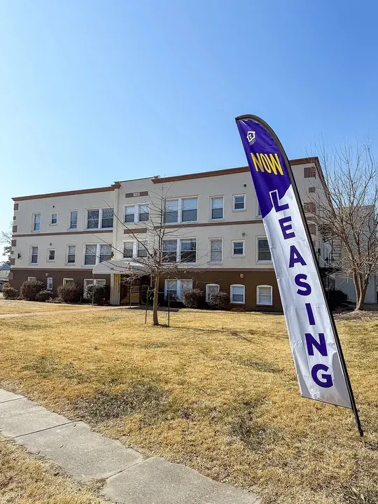 3 Bed 2 Bath Contemporary High-Rise Condo in Norfolk, VA - 3