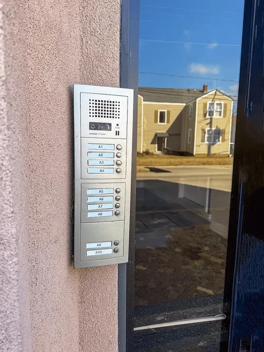 3 Bed 2 Bath Contemporary High-Rise Condo in Norfolk, VA - 5