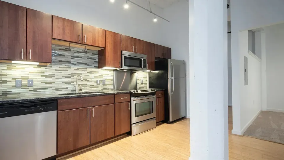 3 Bed 2 Bath Contemporary High-Rise Condo in Norfolk, VA - 1