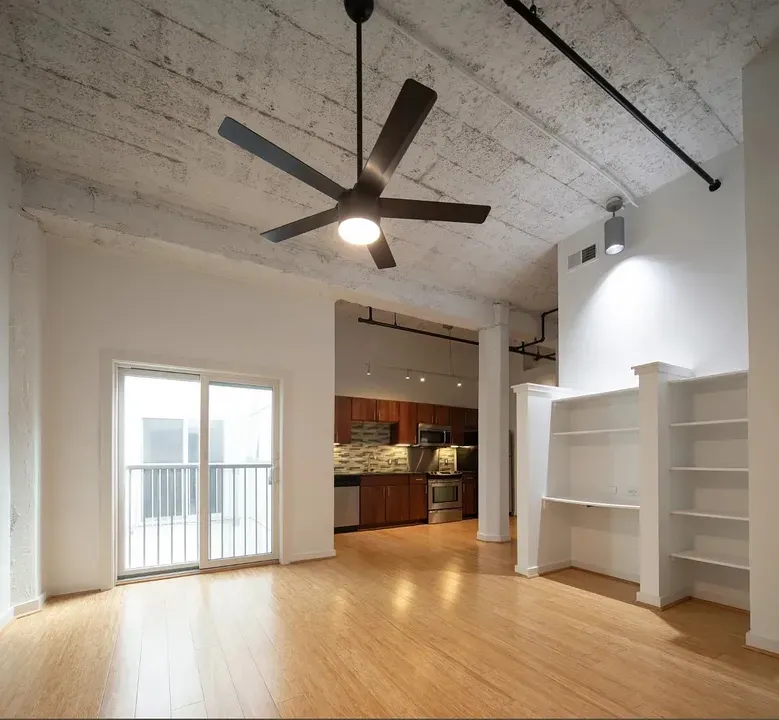 3 Bed 2 Bath Contemporary High-Rise Condo in Norfolk, VA - 4