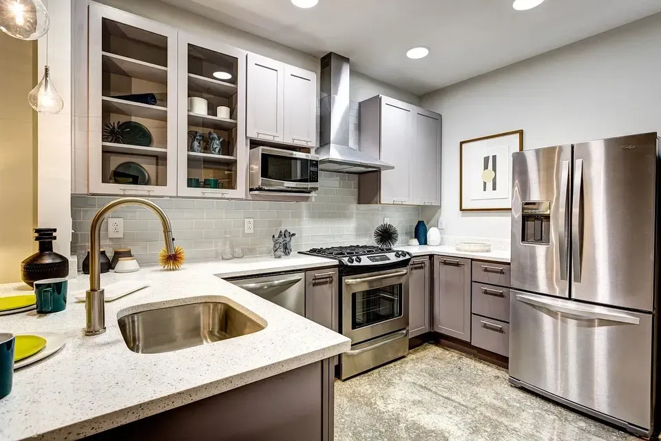 3 Bed 2 Bath Contemporary High-Rise Condo in Norfolk, VA - 1