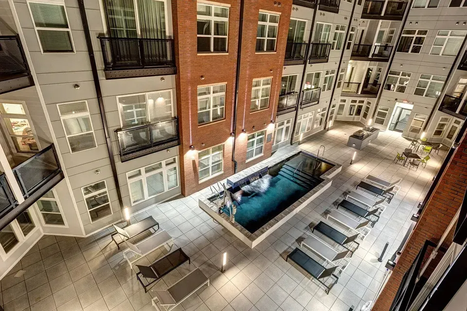 3 Bed 2 Bath Contemporary High-Rise Condo in Norfolk, VA - 2