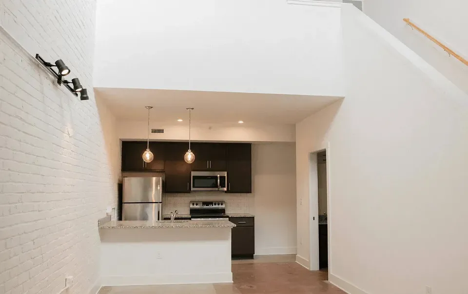 3 Bed 2 Bath Contemporary High-Rise Condo in Norfolk, VA - 5