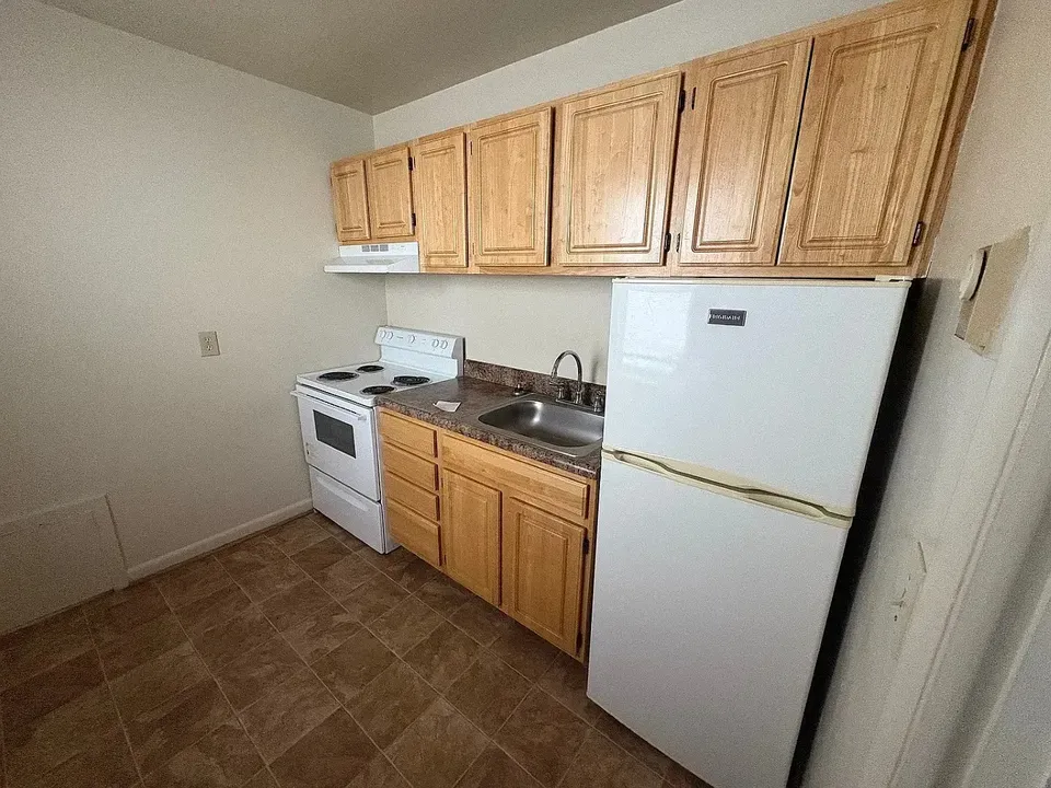 3 Bed 2 Bath Contemporary High-Rise Condo in Norfolk, VA - 5