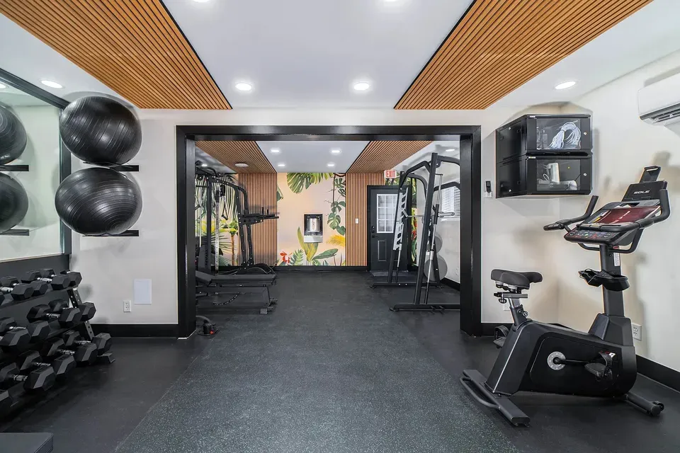 3 Bed 2 Bath Contemporary High-Rise Condo in Norfolk, VA - 1