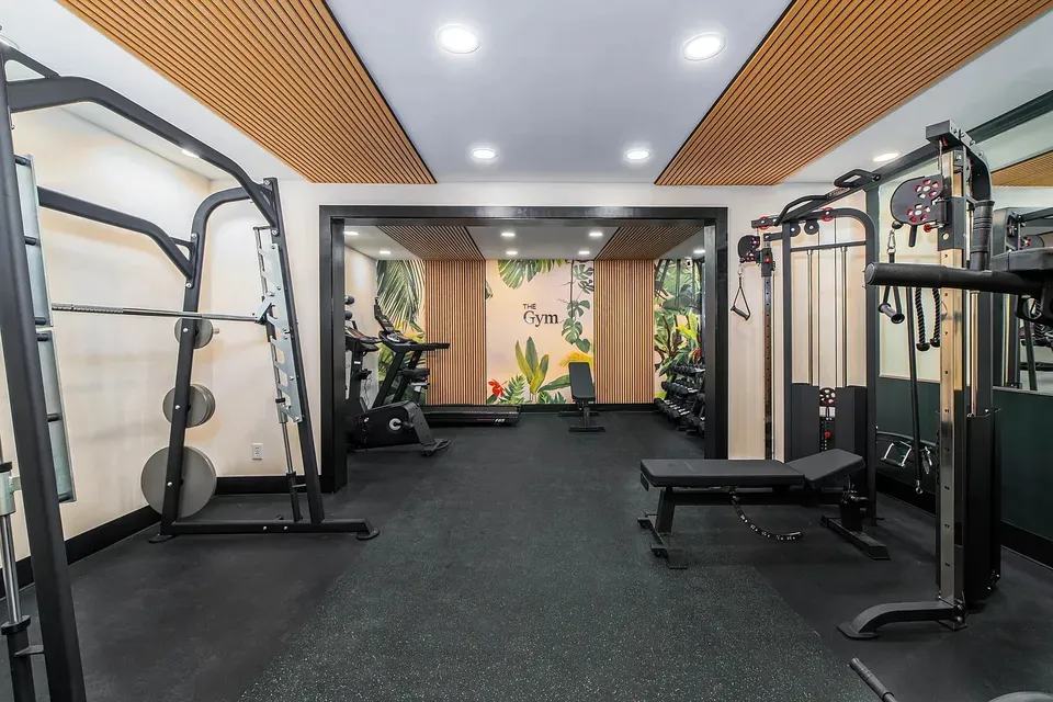 3 Bed 2 Bath Contemporary High-Rise Condo in Norfolk, VA - 2
