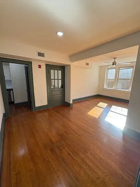 3 Bed 2 Bath Contemporary High-Rise Condo in Norfolk, VA - 4