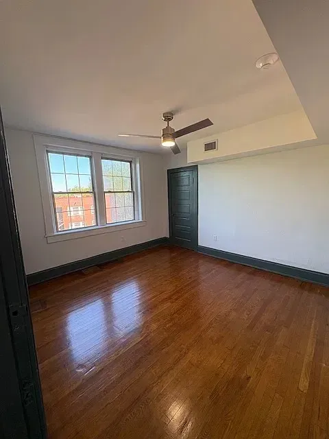 3 Bed 2 Bath Contemporary High-Rise Condo in Norfolk, VA - 5