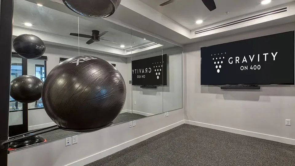 3 Bed 2 Bath Contemporary High-Rise Condo in Norfolk, VA - 5