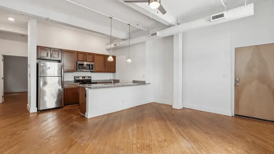 3 Bed 2 Bath Contemporary High-Rise Condo in Norfolk, VA - 5