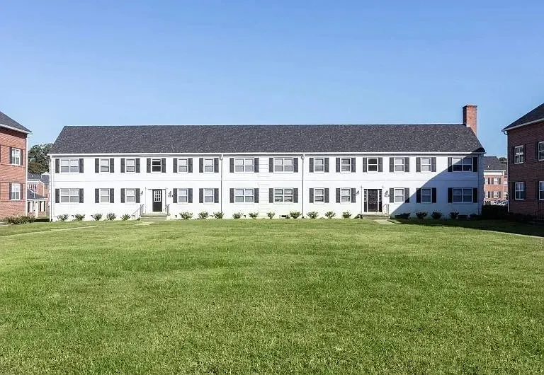 3 Bed 2 Bath Contemporary High-Rise Condo in Norfolk, VA - 1
