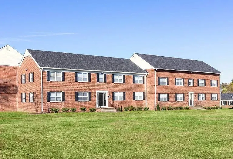 3 Bed 2 Bath Contemporary High-Rise Condo in Norfolk, VA - 3