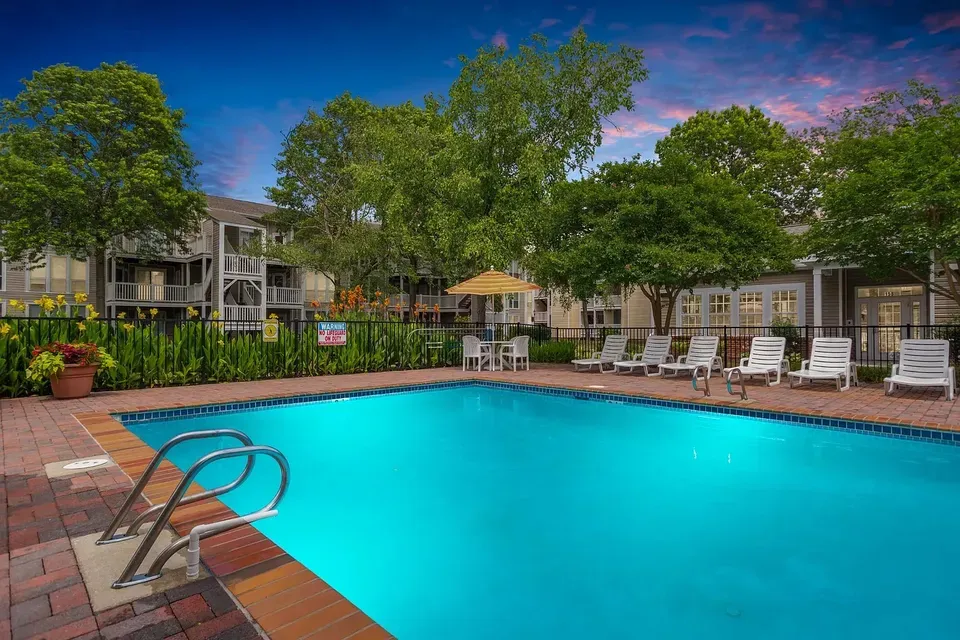 3 Bed 2 Bath Contemporary High-Rise Condo in Norfolk, VA - 2