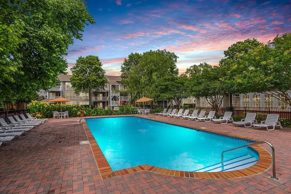 3 Bed 2 Bath Contemporary High-Rise Condo in Norfolk, VA - 3