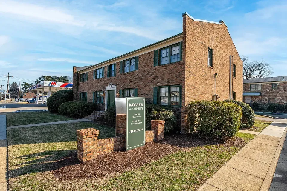 3 Bed 2 Bath Contemporary High-Rise Condo in Norfolk, VA - 2