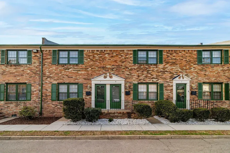 3 Bed 2 Bath Contemporary High-Rise Condo in Norfolk, VA - 5