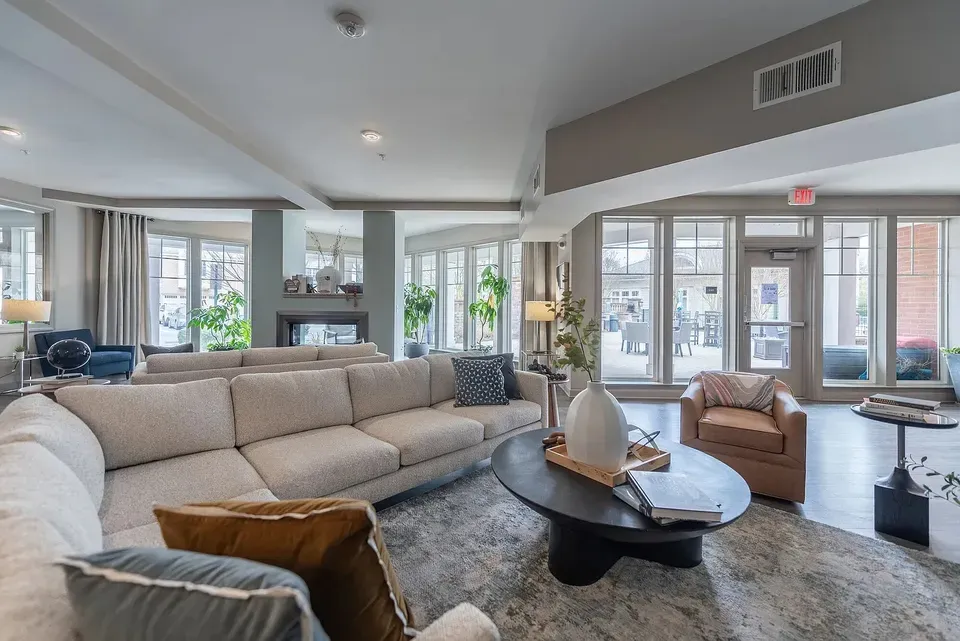 3 Bed 2 Bath Contemporary High-Rise Condo in Norfolk, VA - 4