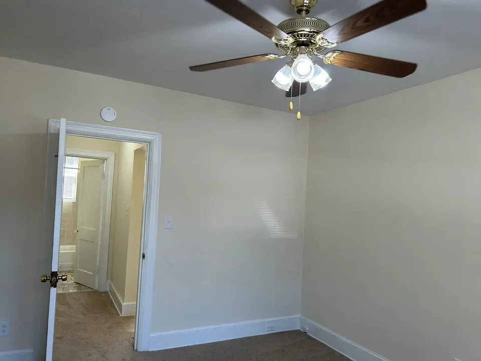 3 Bed 2 Bath Contemporary High-Rise Condo in Norfolk, VA - 2