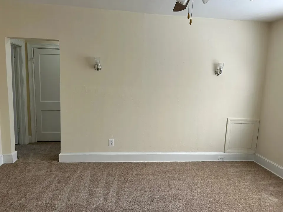 3 Bed 2 Bath Contemporary High-Rise Condo in Norfolk, VA - 4